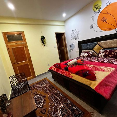 Karma Guest House And Cafe Kalgha Екстер'єр фото