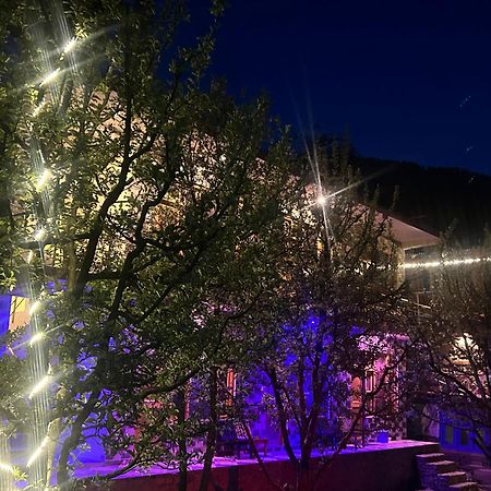 Karma Guest House And Cafe Kalgha Екстер'єр фото