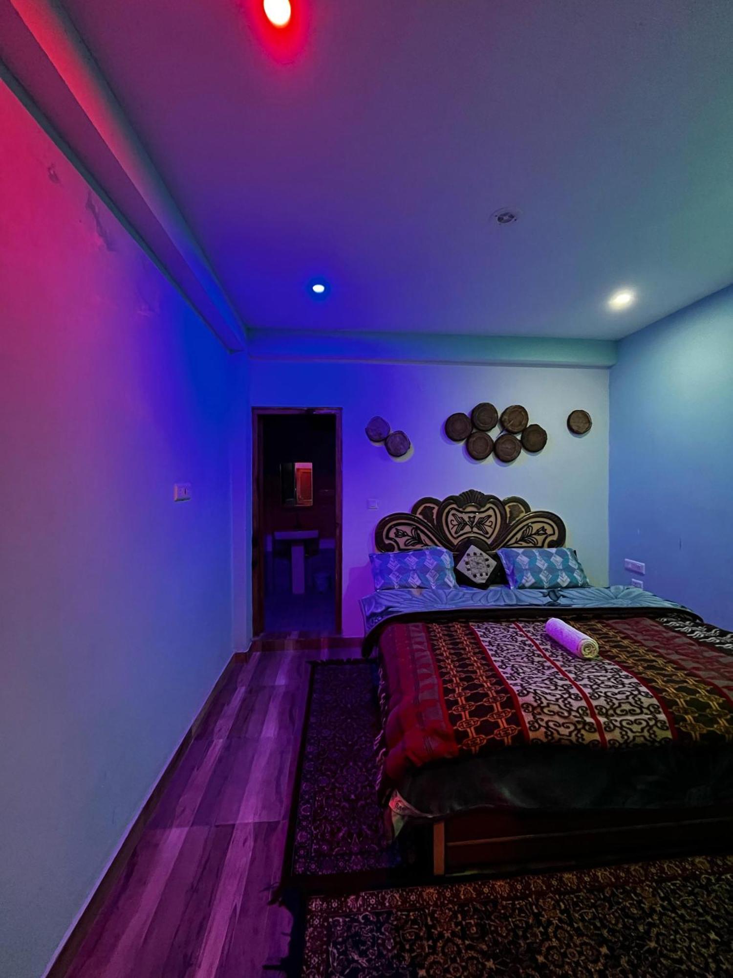 Karma Guest House And Cafe Kalgha Екстер'єр фото