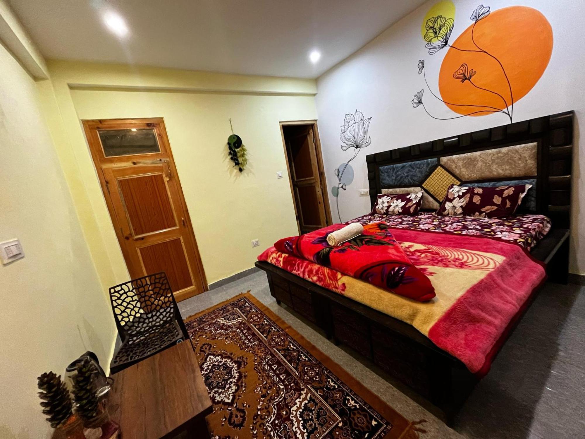 Karma Guest House And Cafe Kalgha Екстер'єр фото